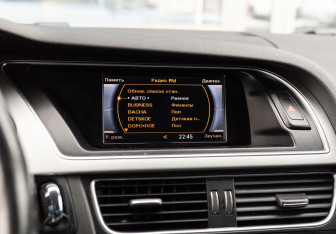 Подержанный автомобиль Audi A4 Sedan 2012 года (16 фото)