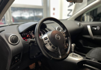 Подержанный автомобиль Nissan Qashqai 2012 года (8 фото)