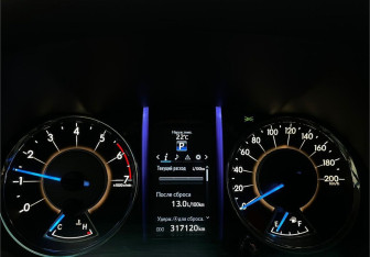 Подержанный автомобиль Toyota Fortuner 2019 года (15 фото)