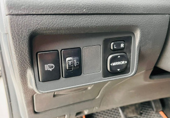 Подержанный автомобиль Toyota Corolla Sedan 2009 года (17 фото)