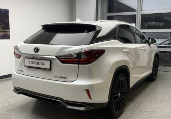 Подержанный автомобиль Lexus RX 2019 года (4 фото)