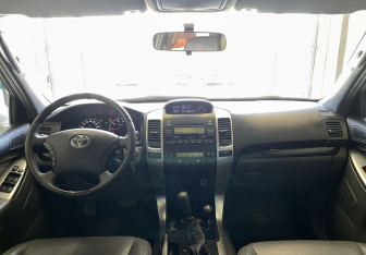 Подержанный автомобиль Toyota Land Cruiser Prado 2008 года (10 фото)