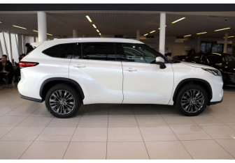 Новый Toyota Highlander 2025 (7 фото)