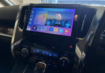 Подержанный автомобиль Toyota Vellfire 2019 года (13 фото)