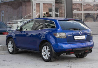 Подержанный автомобиль Mazda CX-7 2007 года (7 фото)