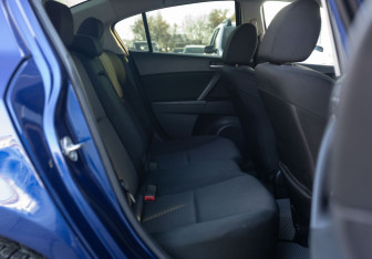 Подержанный автомобиль Mazda 3 Sedan 2013 года (18 фото)