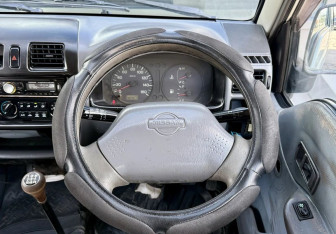 Подержанный автомобиль Nissan Vanette 2001 года (11 фото)