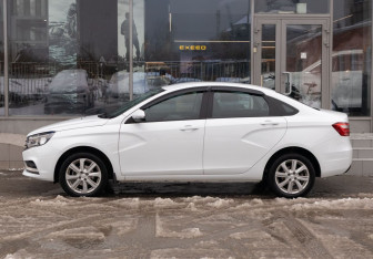 Подержанный автомобиль LADA (ВАЗ) Vesta Sedan 2022 года (8 фото)