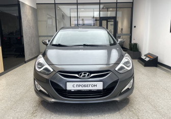 Подержанный автомобиль Hyundai i40 Sedan 2013 года (3 фото)