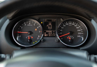 Подержанный автомобиль Nissan Qashqai 2011 года (13 фото)