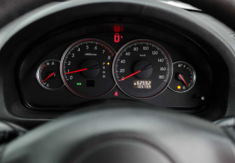 Подержанный автомобиль Subaru Legacy Sedan 2003 года (12 фото)