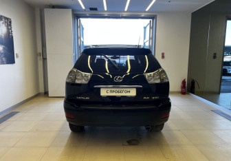 Подержанный автомобиль Lexus RX 2004 года (5 фото)