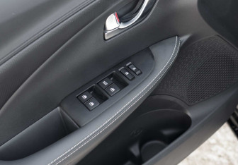 Подержанный автомобиль Changan Alsvin 2023 года (16 фото)