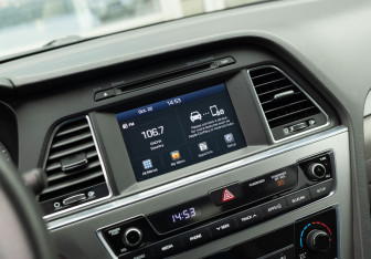 Подержанный автомобиль Hyundai Sonata 2016 года (14 фото)