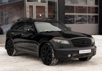 Подержанный автомобиль Infiniti FX 2003 года (3 фото)