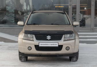 Подержанный автомобиль Suzuki Grand Vitara 2010 года (2 фото)