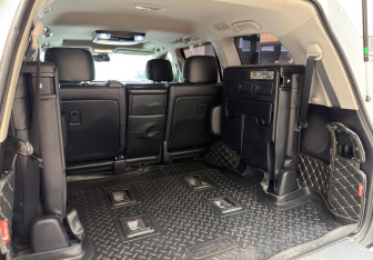 Подержанный автомобиль Toyota Land Cruiser Suv 2011 года (8 фото)