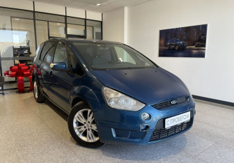 Подержанный автомобиль Ford S-MAX 2007 года (3 фото)