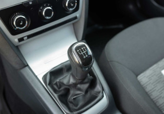Подержанный автомобиль Skoda Octavia Liftback 2012 года (14 фото)