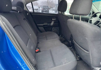 Подержанный автомобиль Mazda 3 Sedan 2005 года (14 фото)