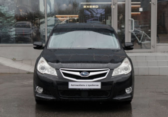 Подержанный автомобиль Subaru Legacy Sedan 2011 года (2 фото)