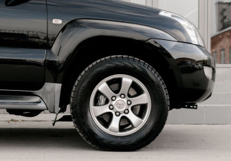 Подержанный автомобиль Toyota Land Cruiser Prado 2008 года (9 фото)