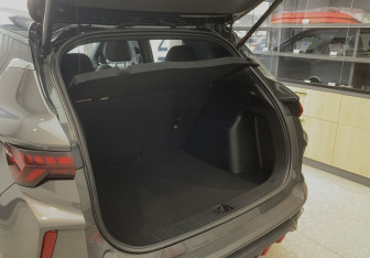 Подержанный автомобиль Geely Coolray 2024 года (7 фото)