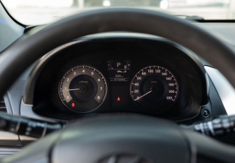 Подержанный автомобиль Hyundai Solaris Hatchback 2011 года (13 фото)