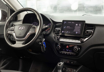 Подержанный автомобиль Hyundai Solaris Sedan 2021 года (10 фото)