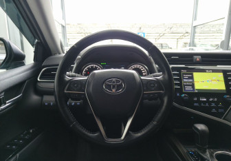 Подержанный автомобиль Toyota Camry Sedan 2019 года (9 фото)