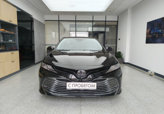 Подержанный автомобиль Toyota Camry Sedan 2019 года (2 фото)