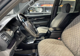 Подержанный автомобиль Toyota Land Cruiser Prado 2003 года (8 фото)