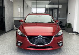 Подержанный автомобиль Mazda Axela Hatchback 2016 года (2 фото)