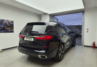 Подержанный автомобиль BMW X7 2020 года (4 фото)