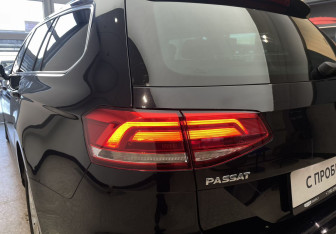 Подержанный автомобиль Volkswagen Passat Wagon 2018 года (9 фото)