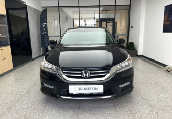 Подержанный автомобиль Honda Accord Sedan 2013 года (3 фото)
