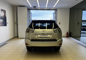 Подержанный автомобиль Lexus RX 2003 года (5 фото)