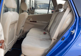 Подержанный автомобиль Toyota Corolla Spacio 2002 года (17 фото)