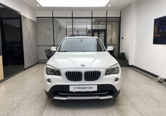 Подержанный автомобиль BMW X1 2012 года (2 фото)