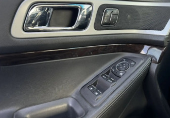 Подержанный автомобиль Ford Explorer 2012 года (9 фото)