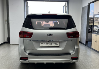 Подержанный автомобиль Kia Carnival 2018 года (5 фото)