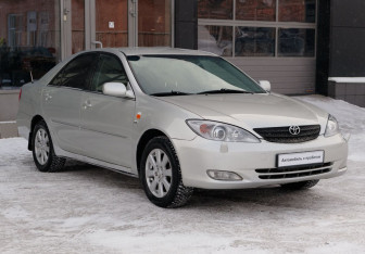 Подержанный автомобиль Toyota Camry Sedan 2003 года (3 фото)