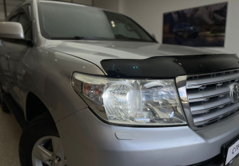 Подержанный автомобиль Toyota Land Cruiser Suv 2011 года (6 фото)
