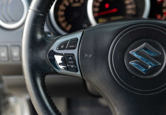 Подержанный автомобиль Suzuki Grand Vitara 2008 года (12 фото)