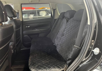 Подержанный автомобиль Mitsubishi Outlander 2013 года (14 фото)