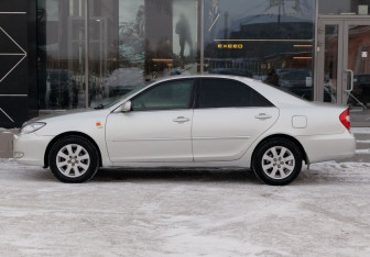 Подержанный автомобиль Toyota Camry Sedan 2003 года (8 фото)