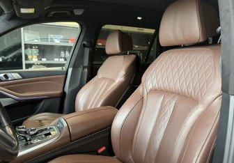 Подержанный автомобиль BMW X7 2019 года (36 фото)