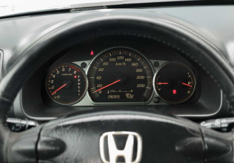 Подержанный автомобиль Honda CR-V 2005 года (12 фото)