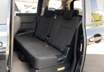 Подержанный автомобиль Toyota Sienta 2019 года (19 фото)
