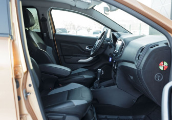 Подержанный автомобиль LADA (ВАЗ) XRAY 2022 года (18 фото)